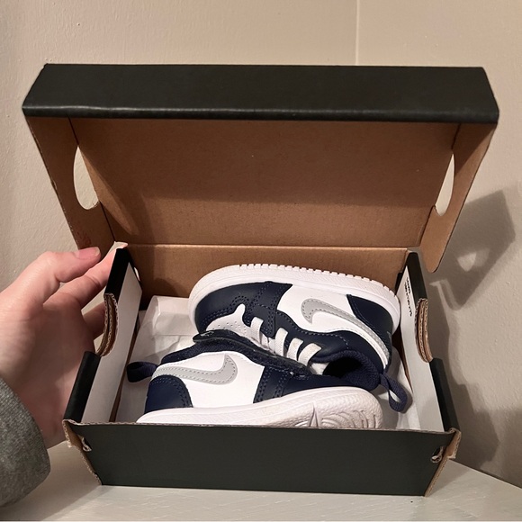 Jordan 1 Low Alt - Picture 8 of 8